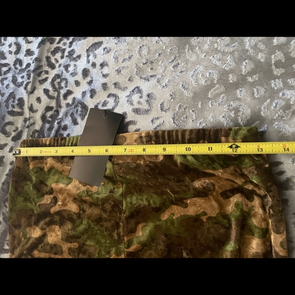 L & B velveteen camouflage wide flare pants. Sz M - Picture 5 of 7